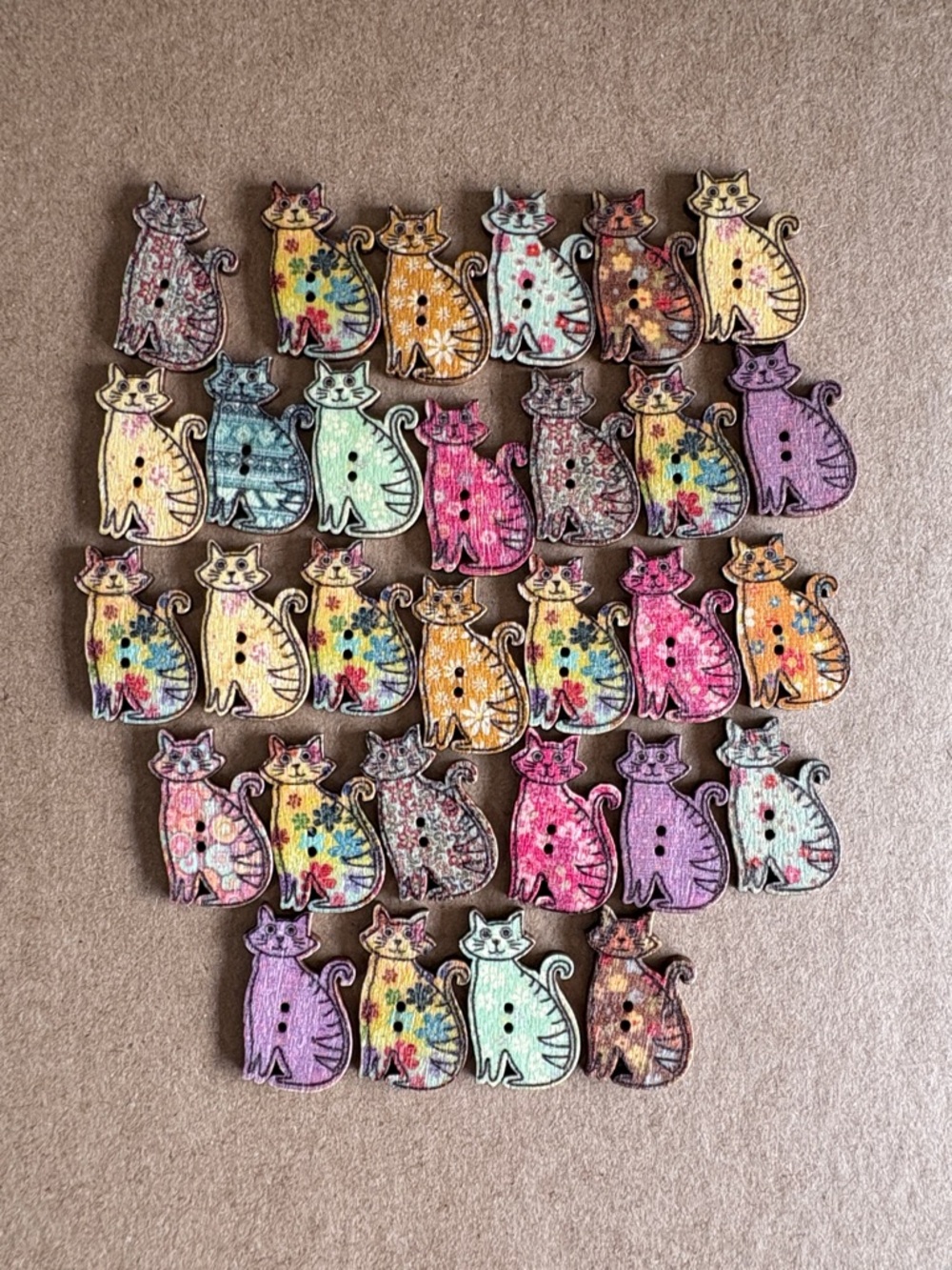 Wooden Colorful Cat Buttons -Sewing Knitting Crafts Lot of 30